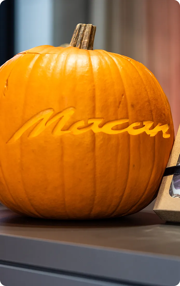 Halloweenowa premiera Porsche Macan.